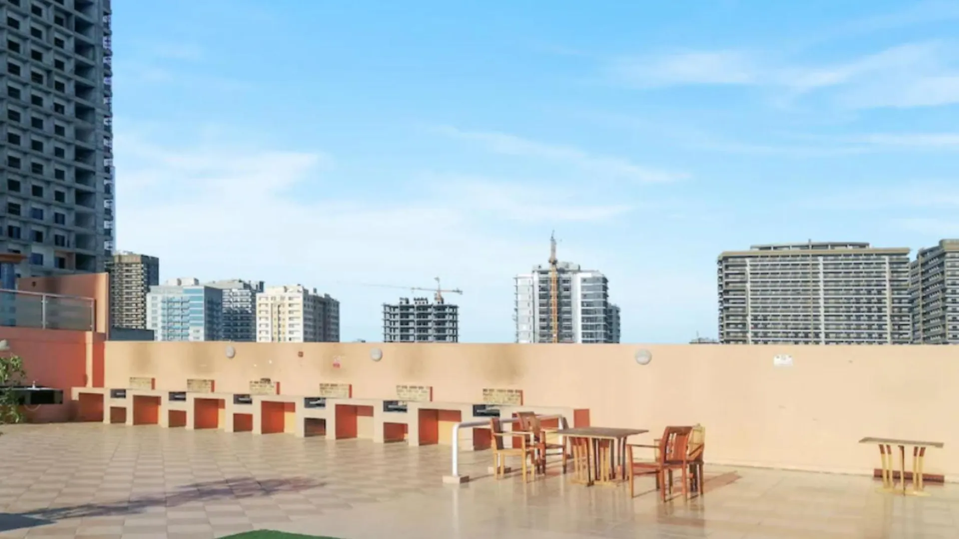 Comfortable Studio At Lago Vista A Dubai Production City By Deluxe Holiday Homes Egyesült Arab Emírségek