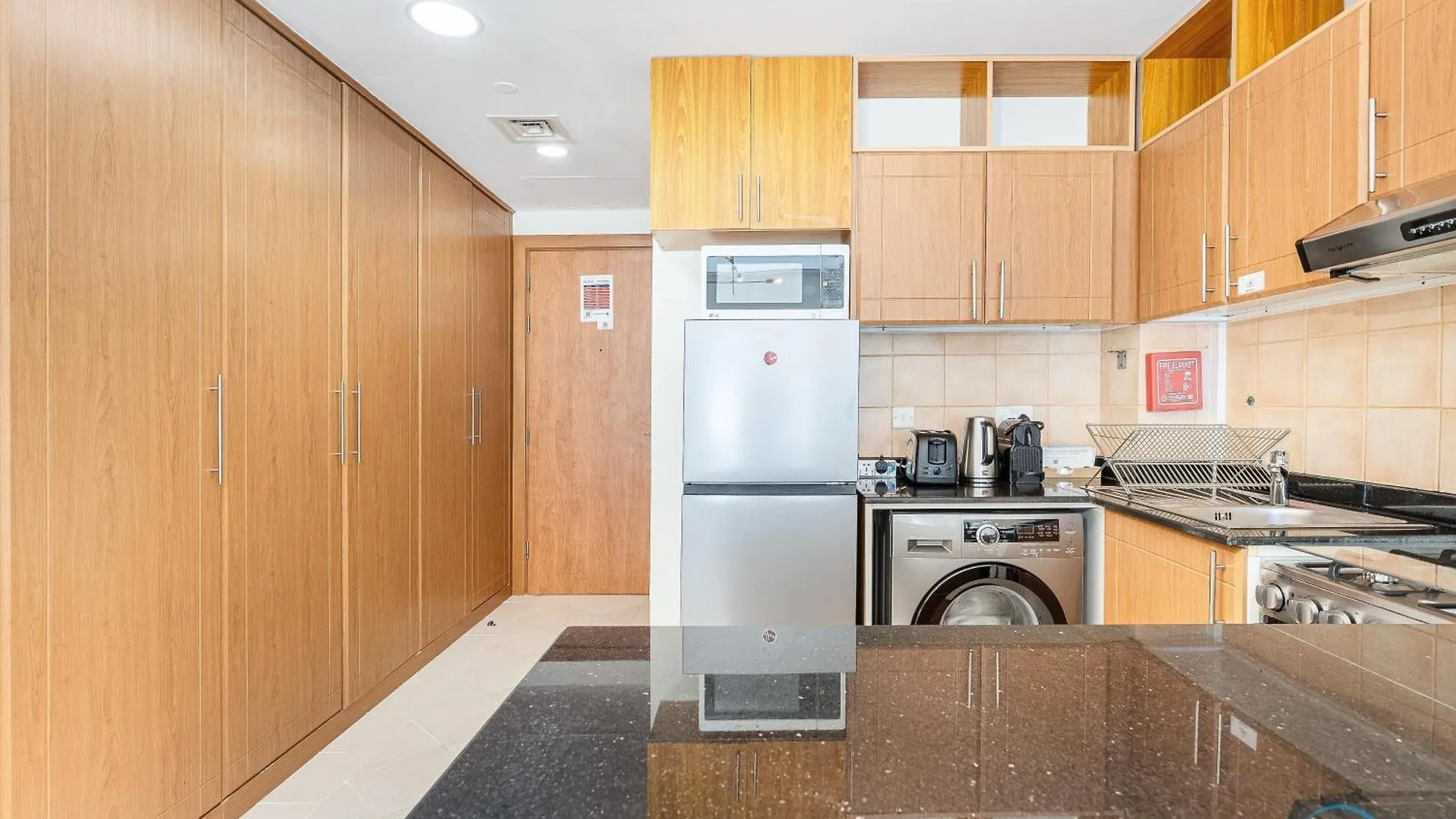 Apartman Comfortable Studio At Lago Vista A Dubai Production City By Deluxe Holiday Homes