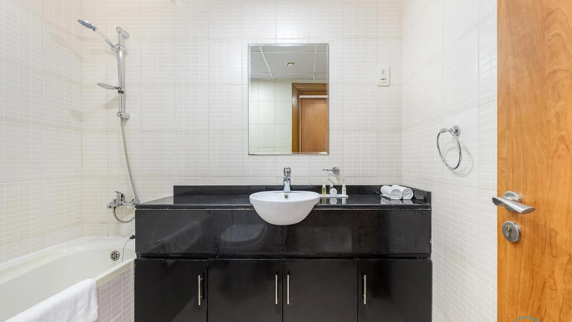Apartman Comfortable Studio At Lago Vista A Dubai Production City By Deluxe Holiday Homes Egyesült Arab Emírségek