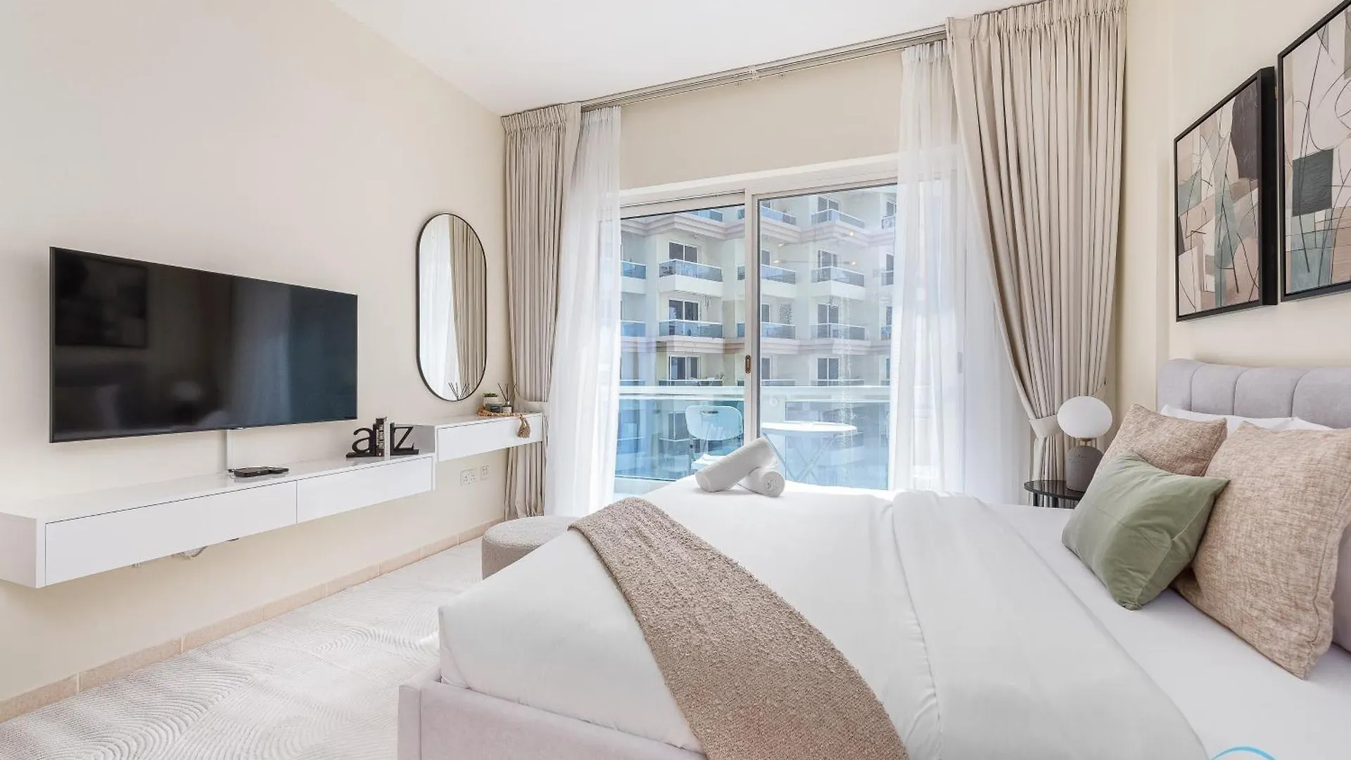 Comfortable Studio At Lago Vista A Dubai Production City By Deluxe Holiday Homes Egyesült Arab Emírségek